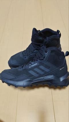試着のみ　 アディダス テレックス AX4 ミッド GORE-TEX 　27.0のサムネイル
