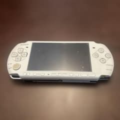 PSP-3000 ホワイト本体・バッテリー・メモリーカード・充電器のサムネイル