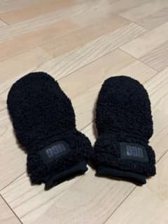 UGG ブラック フリース ミトン スマホ対応 - メルカリ