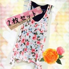 値下げしました！花柄♡トップス2枚セットのサムネイル