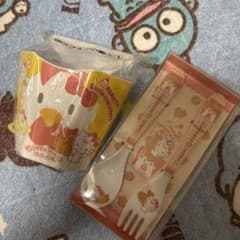 からあげクン　サンリオくじ　メラミン小物入れ　カトラリーセット　ハローキティのサムネイル