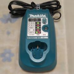 Makita マキタ 充電器DC10WAのサムネイル