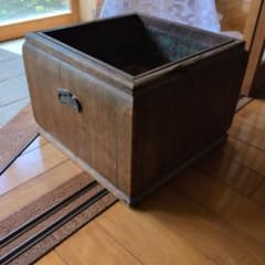 ク*ロ様 木製 火鉢 角型 銅落とし付きのサムネイル