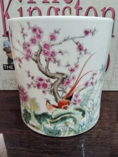 中国製 粉彩 梅花図 花鳥文 筆筒 美術 （乾隆年製款・七〜八十年代頃の