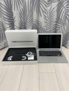 箱有　MacBook Air early2015 4GB 13inchのサムネイル