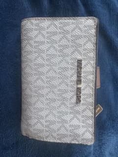 Michael Kors 二つ折り財布 グレー - メルカリ