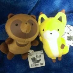タヌキとキツネ カバンに付けられるでっかいぬいぐるみセットのサムネイル