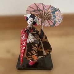 舞妓 人形 傘持ち 伝統工芸品 - メルカリ