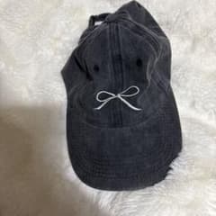 ダークグレー リボン刺繍 キャップのサムネイル