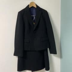 黒スーツのサムネイル