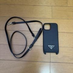 正規品PRADA iPhone15ケース ストラップ付き ブラックのサムネイル