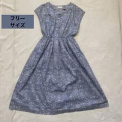 [美品]Techichi ノースリーブ ひざ丈ワンピース リバティ柄のサムネイル