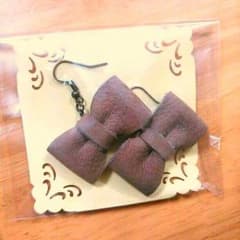 レザーリボン　ピアスのサムネイル