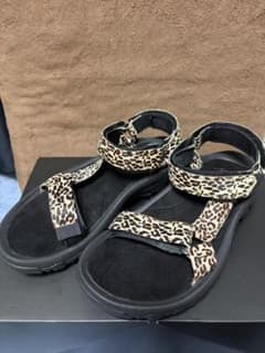 TEVA サンダル　BEAUTY&YOUTH別注　レオパード TEVA サンダル BEAUTY&YOUTH別注 レオパード - メルカリ