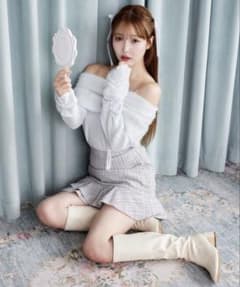 NICECLAUP♡ パール×ビジューオフショルニットのサムネイル