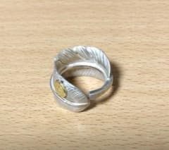 シルバーフェザーリング(18金メタル付き)のサムネイル
