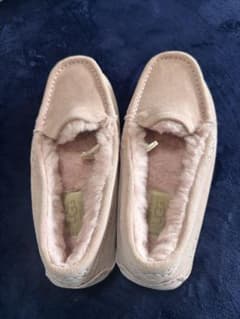 【新品未使用】⭐︎UGG モカシン ピンク 22cmのサムネイル