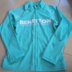 BENETTON ミントグリーン ラッシュガードのサムネイル