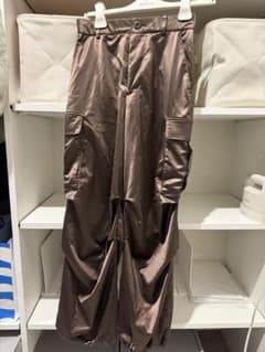emmi カーゴパンツ　光沢　茶色のサムネイル
