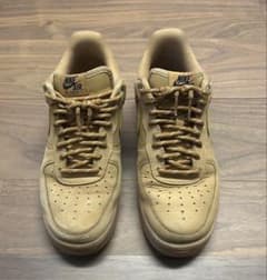 Nike Air Force 1 ナイキ　エアフォース1 ベージュ スニーカーのサムネイル