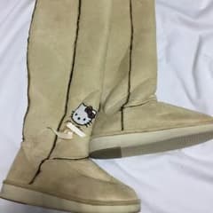 【こぉ様専用】キティ ロングボアブーツのサムネイル