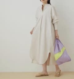 お値下げしました！　オフホワイト　美品　Adam et Rope　ワンピースのサムネイル