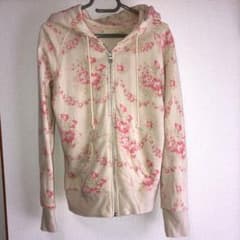 ユニクロパーカー　CABBAGES &ROSESのサムネイル