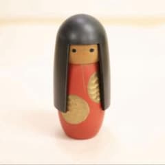 昭和レトロ 関口三作 黄綬褒章受賞 創作こけし 彩色木彫 郷土玩具 こけし 人形 関口三作 創作こけし - メルカリ