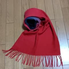 ハレの赤と黒のマフラーのサムネイル