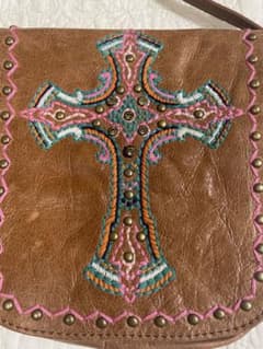 レザー ショルダーバッグ クロス刺繍のサムネイル