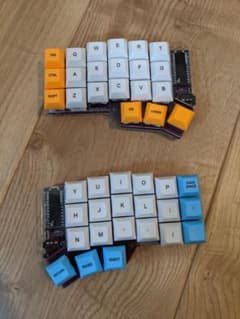 corne cherry light 自作キーボードのサムネイル