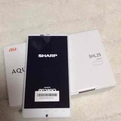 【コナン様 取り置き】au SHL25 シャープ AQUOS SERIE 白のサムネイル