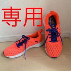 【専用】　PUMA プーマ スニーカー 23cm オレンジのサムネイル