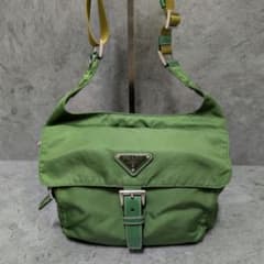 RIOさんきゅ様 PRADA プラダ ショルダーバッグ 緑 ロゴプレート ナイロ RIOさんきゅ様 PRADA プラダ ショルダーバッグ 緑 ロゴプレート ナイロ