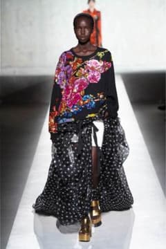 DRIES VAN NOTEN 20SS ビジュー装飾　スウェット　ドリス DRIES VAN NOTEN 20SS ビジュー装飾 スウェット ドリス - メルカリ