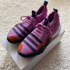 adidas  トレイヤング2のサムネイル