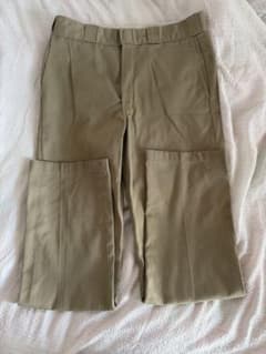 ベージュ スリムフィット チノパンのサムネイル