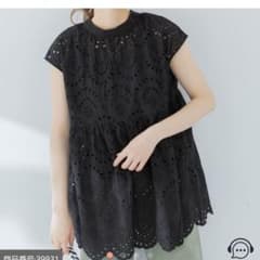 透かし彫り 半袖 Tシャツのサムネイル