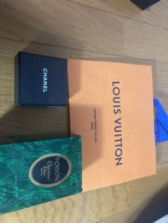 CHANEL  VUITTON   Diorのサムネイル