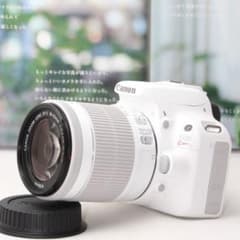 Wi-Fi付❤憧れのホワイトカメラで一眼デビュー❤Canon Kiss X7のサムネイル