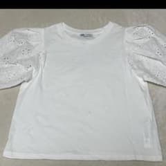 【最終値下げ】ZARA 半袖カットソー　花柄レース　Tシャツ　ボリュームスリーブのサムネイル