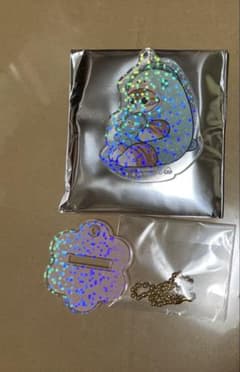 モフサンド サンリオ アクスタにもなるホログラムアクリル キーホルダーのサムネイル