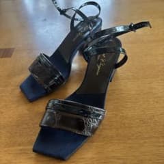 極美品　Robert Clergerie ネイビー ヒールサンダル　23.5cmのサムネイル