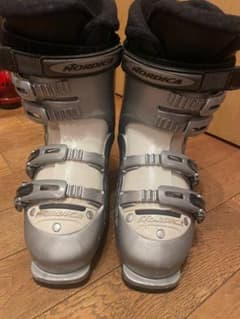 NORDICA T3.1W スキーブーツ 240/24.5 NORDICA T3.1W スキーブーツ 240/24.5 - メルカリ
