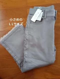 新品タグ付 ナイガイ・イム 刺繍入カジュアルパンツ 13号 ７分丈のサムネイル