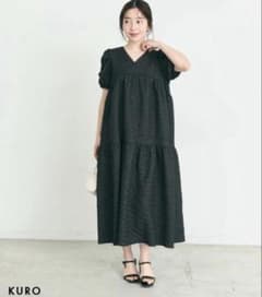 Vネック パフスリーブ ティアードワンピース ブラックのサムネイル