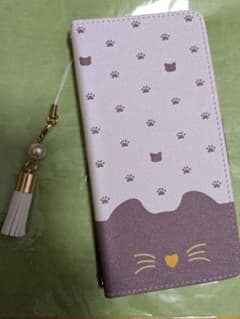 【美品】値下げ　Pixel7a　手帳型ケース　カバー　かわいい　猫　肉球のサムネイル