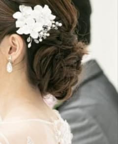 ホワイト花モチーフ ブライダルヘアアクセサリーのサムネイル