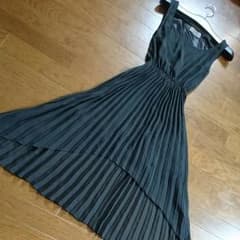 Aラインのデザインワンピのサムネイル