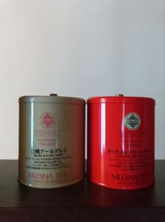MLESNA TEA HOUSE OF BLEND 赤い缶　白い缶